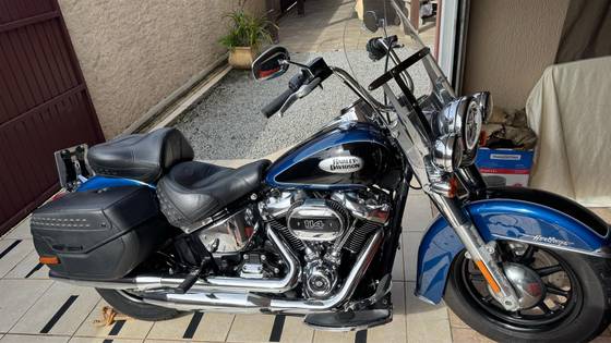 HARLEY-DAVIDSON SOFTAIL HERITAGE CLASSIC 114 